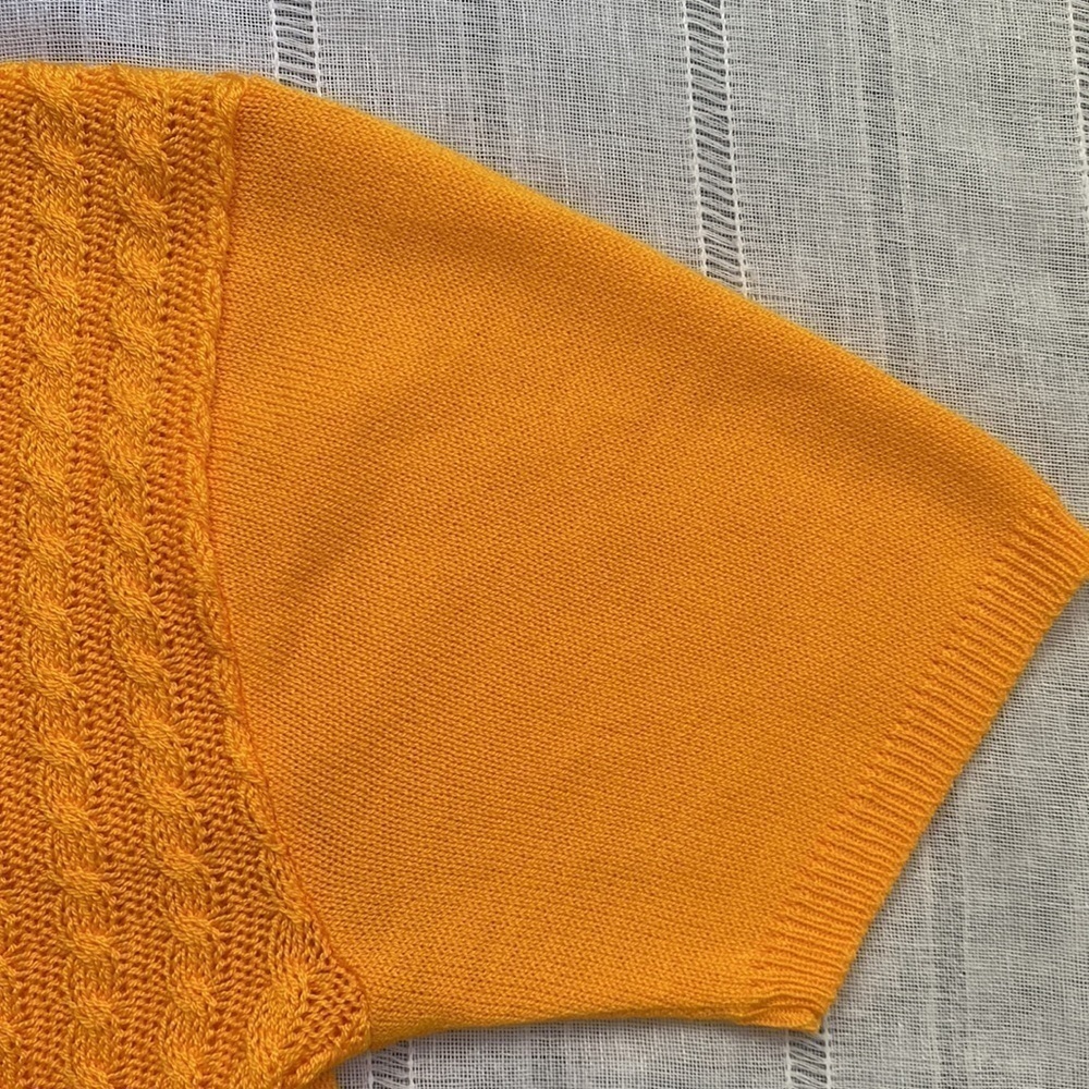 Vintage shirt sleeves marigold yellow crew neck sweater. - Picture 6 of 13